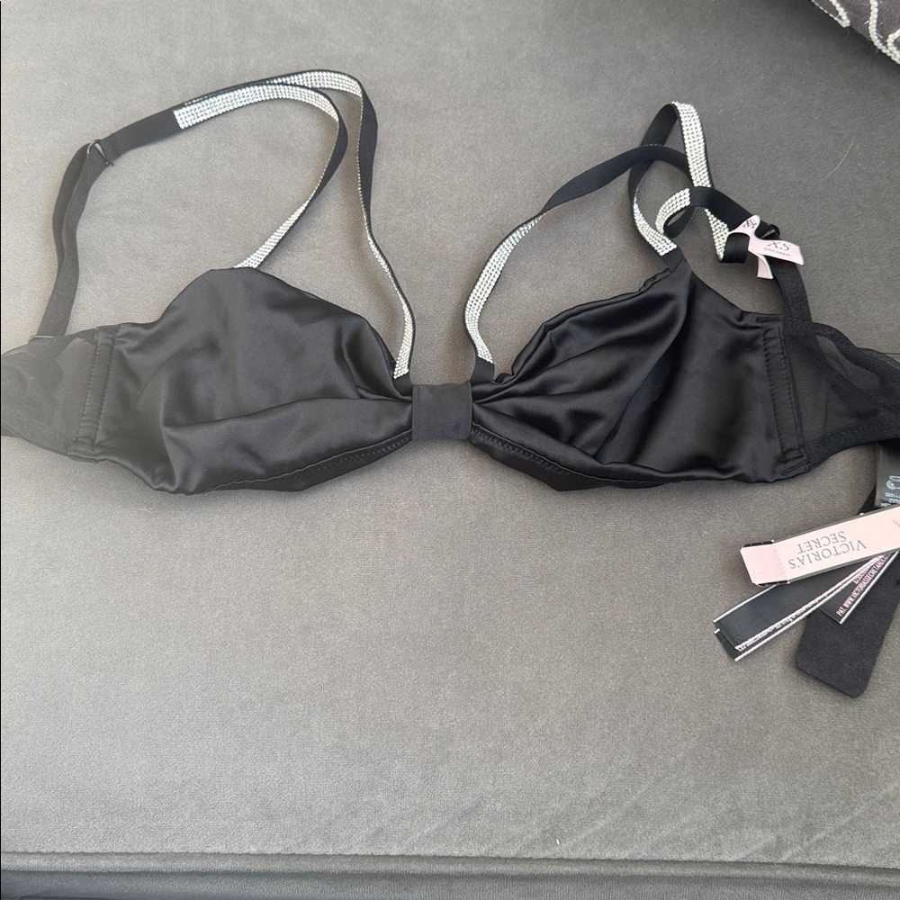 Victoria's Secret Black Satin Bra XS NWT